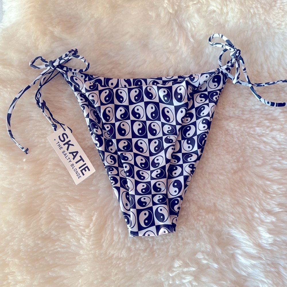 NWT Skatie string bikini bottom Barbados black white yin yang peace (S or XS)